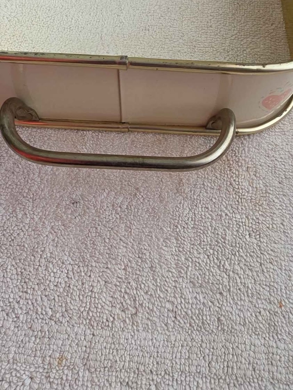 Vintage-Style Cream Metal Pyrex Casserole Dish Carrier - Picture 3 of 4